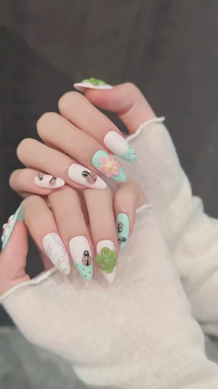 Summer Flower press-on nails with fresh 3D flower ladybug garden designs - 360 degree product video showcase 🌸🐞